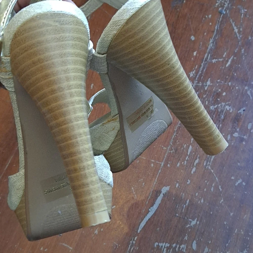 🌻3/$15🌻 Deb heels